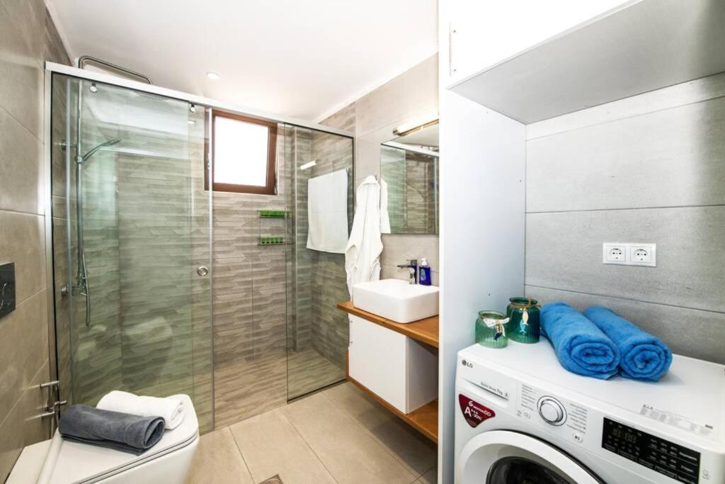 Villa Anthi, A Modern Villa With Salted Water Pool,Hot Tub & Bbq! Rethymno Esterno foto