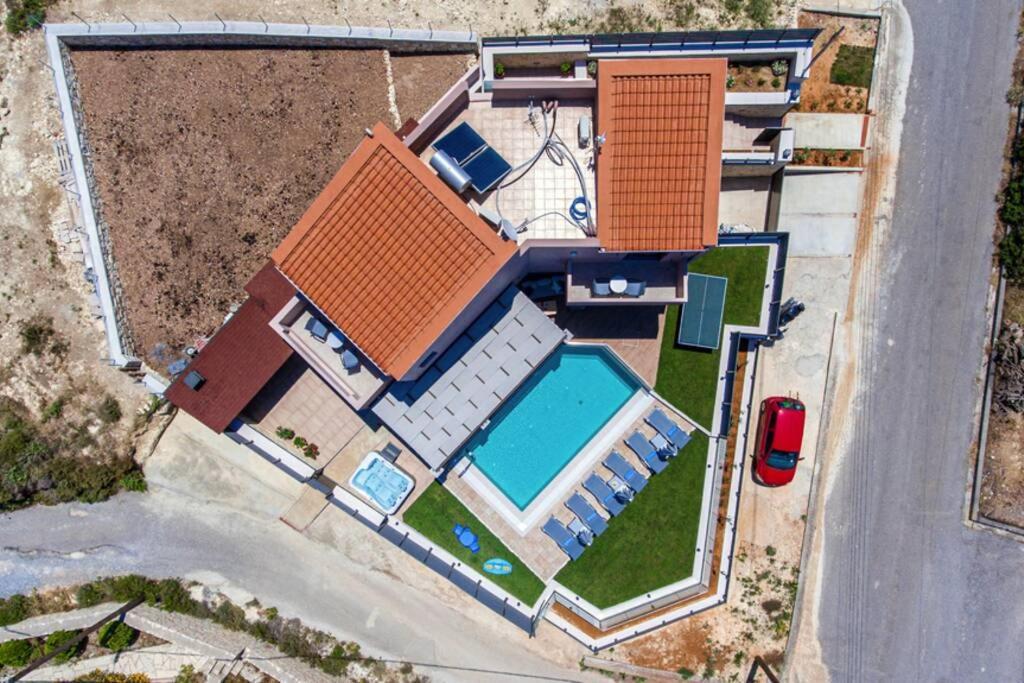 Villa Anthi, A Modern Villa With Salted Water Pool,Hot Tub & Bbq! Rethymno Esterno foto