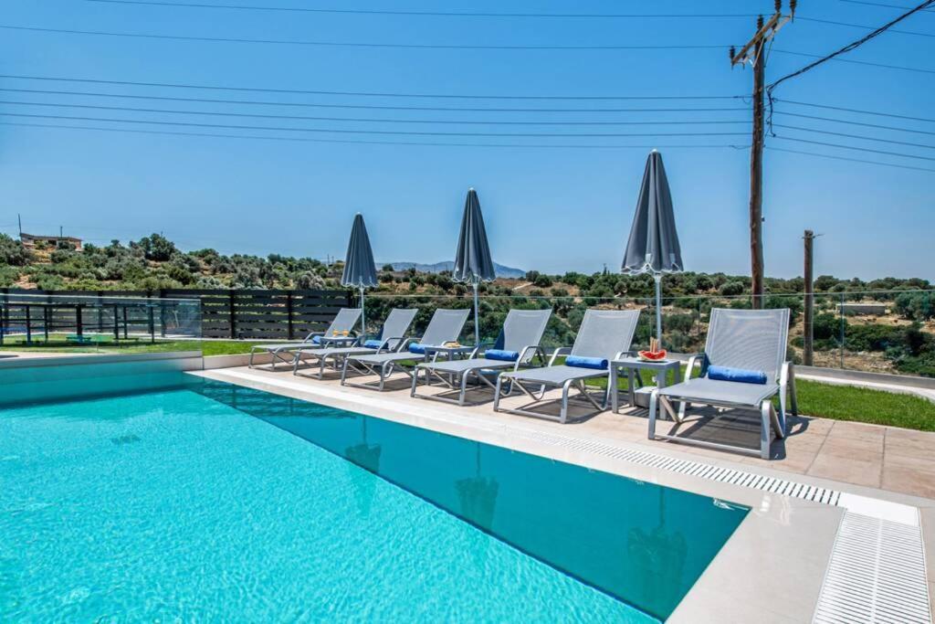 Villa Anthi, A Modern Villa With Salted Water Pool,Hot Tub & Bbq! Rethymno Esterno foto